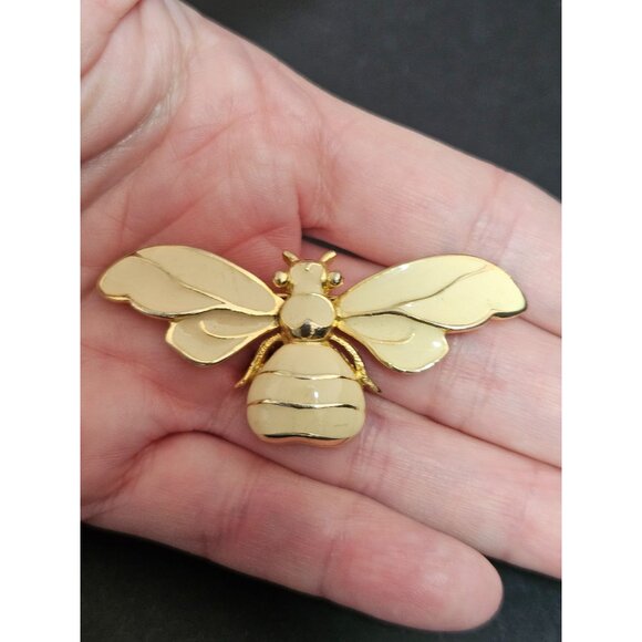 **Sale** Vintage gold tone cream bee brooch - Picture 3 of 11